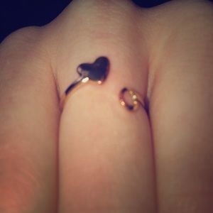 Gold heart ring